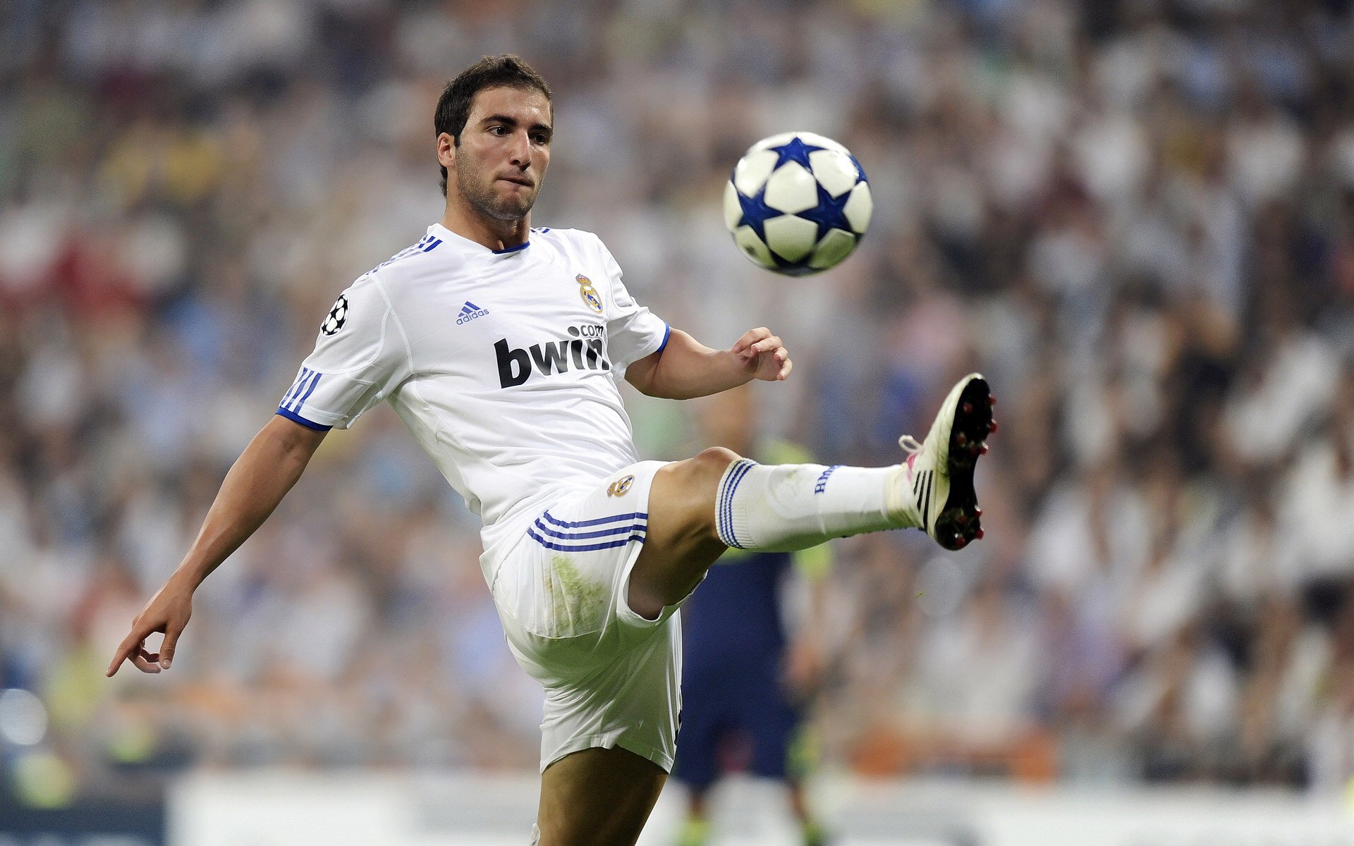 凯恩与30激战SKT分钟，出色防守胜负难料！，哈兰德焦点对战上演精彩一战